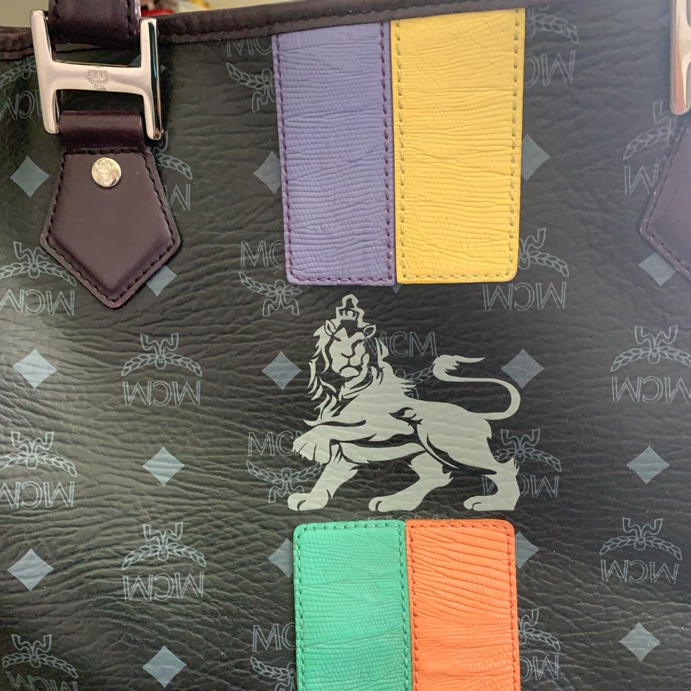 MCM Visetos Tote - Picture 6 of 7